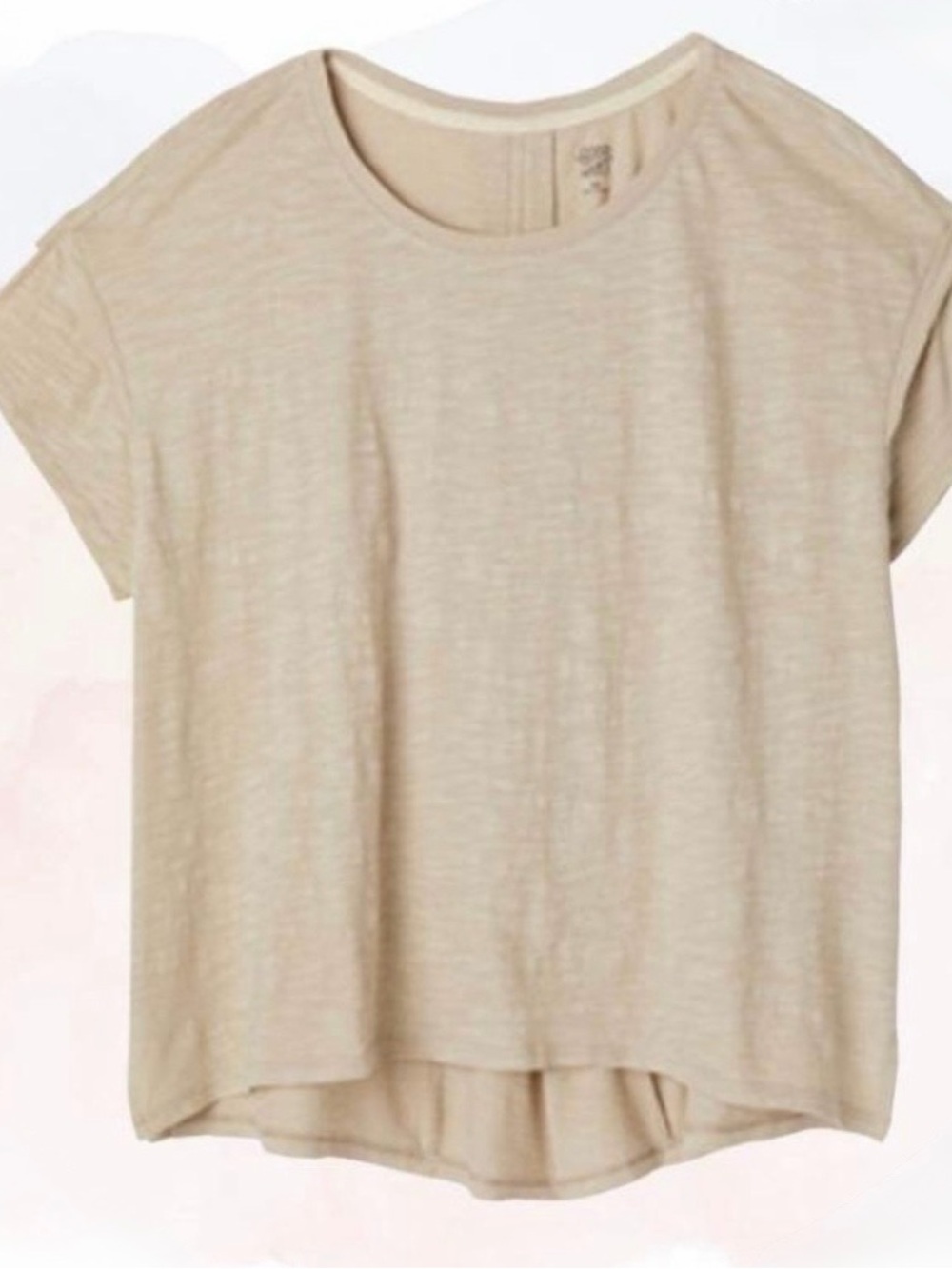 Good Hart Scoop Neck Short Sleeve Flowy Tee in Light Beige/Cream